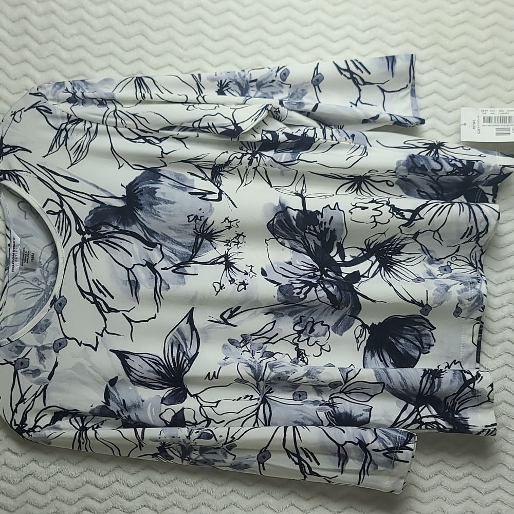 NWT Allison Daley 3/4 sleeve top.